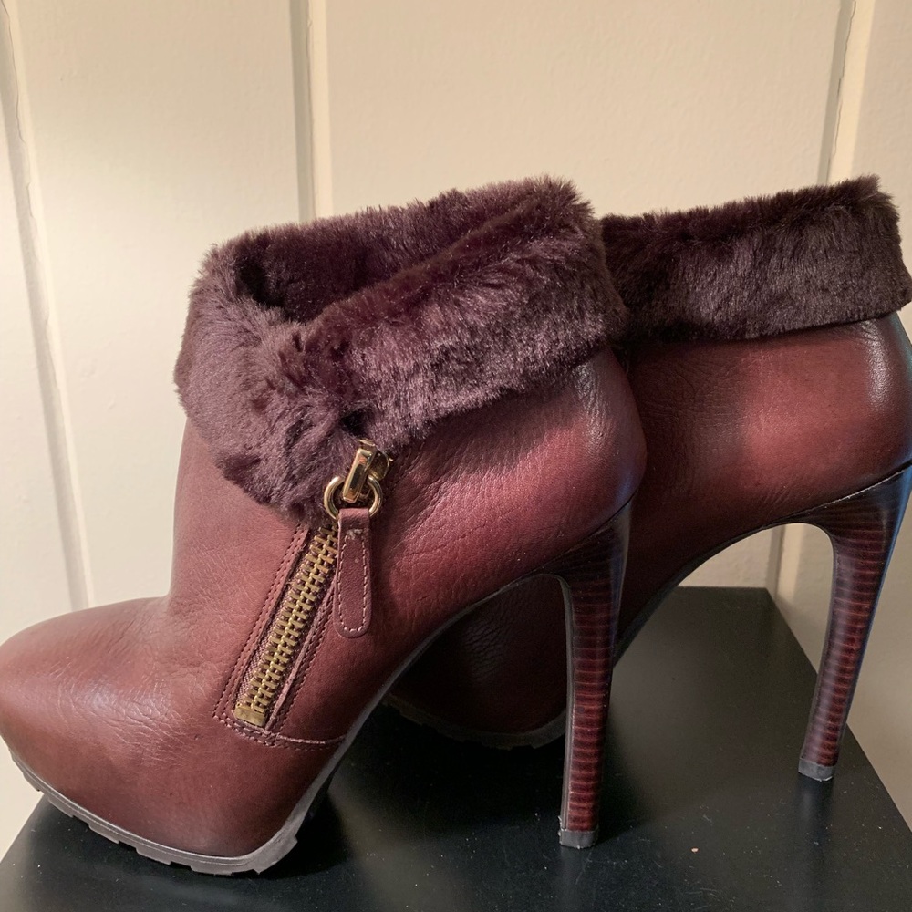 Guess Brown ankle boots Ivorie with faux fur